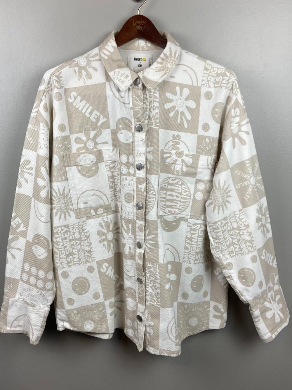 H&M x Smiley Oversized Shirt Jacket Tan & White Size Small Streetwear